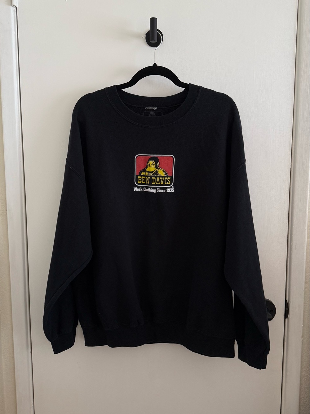 Ben Davis Logo Crewneck Sweatshirt Black